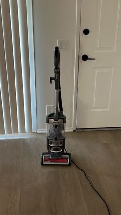 Shark Lift-Away Upright Vacuum Cleaner