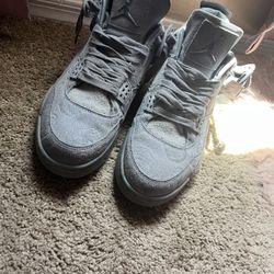 Air Jordan 4 Retro Kaws "KAWS"