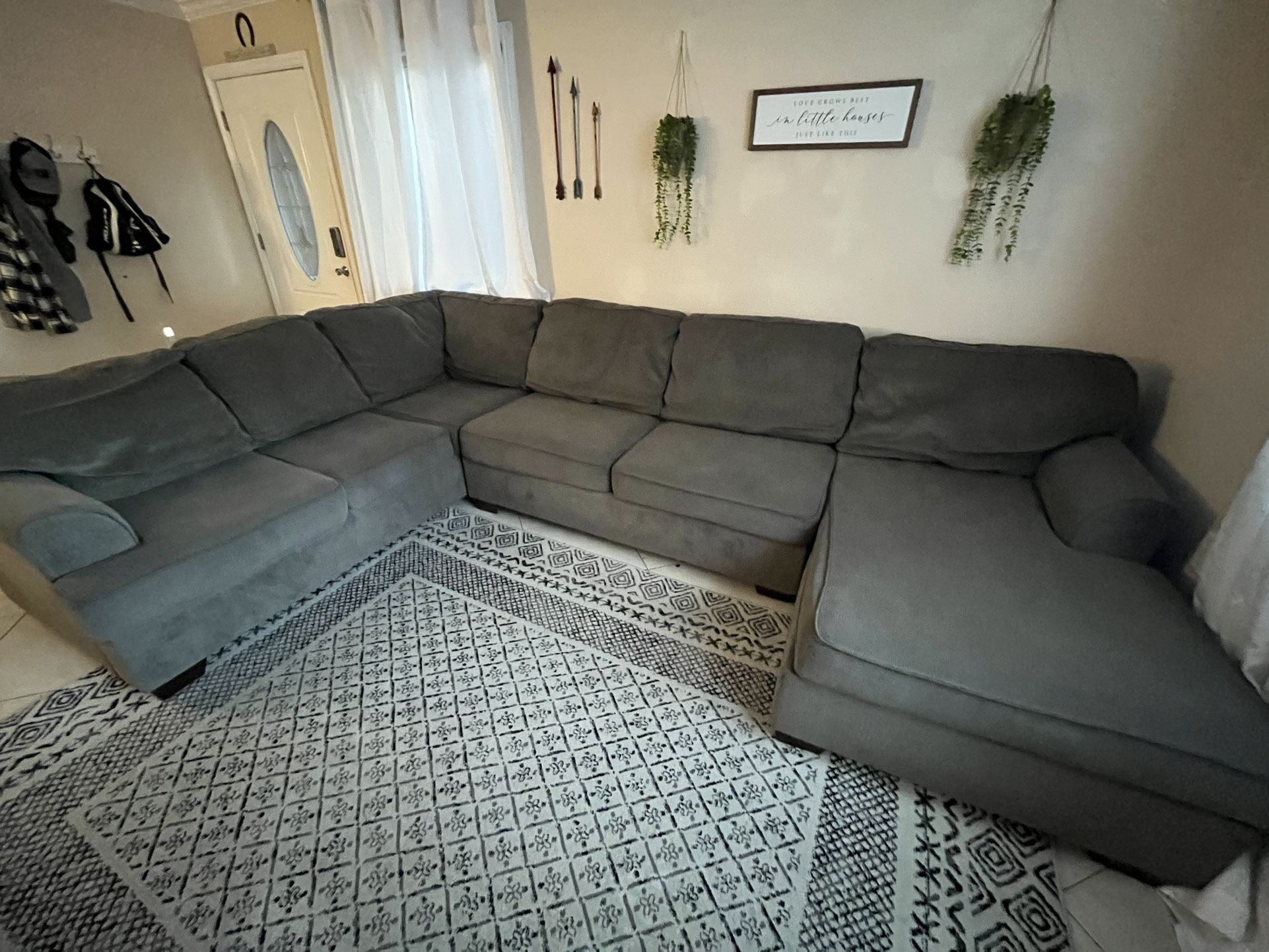 FOR SALE in Vista Gray Sectional Couch 150 (Pick up today 10/18