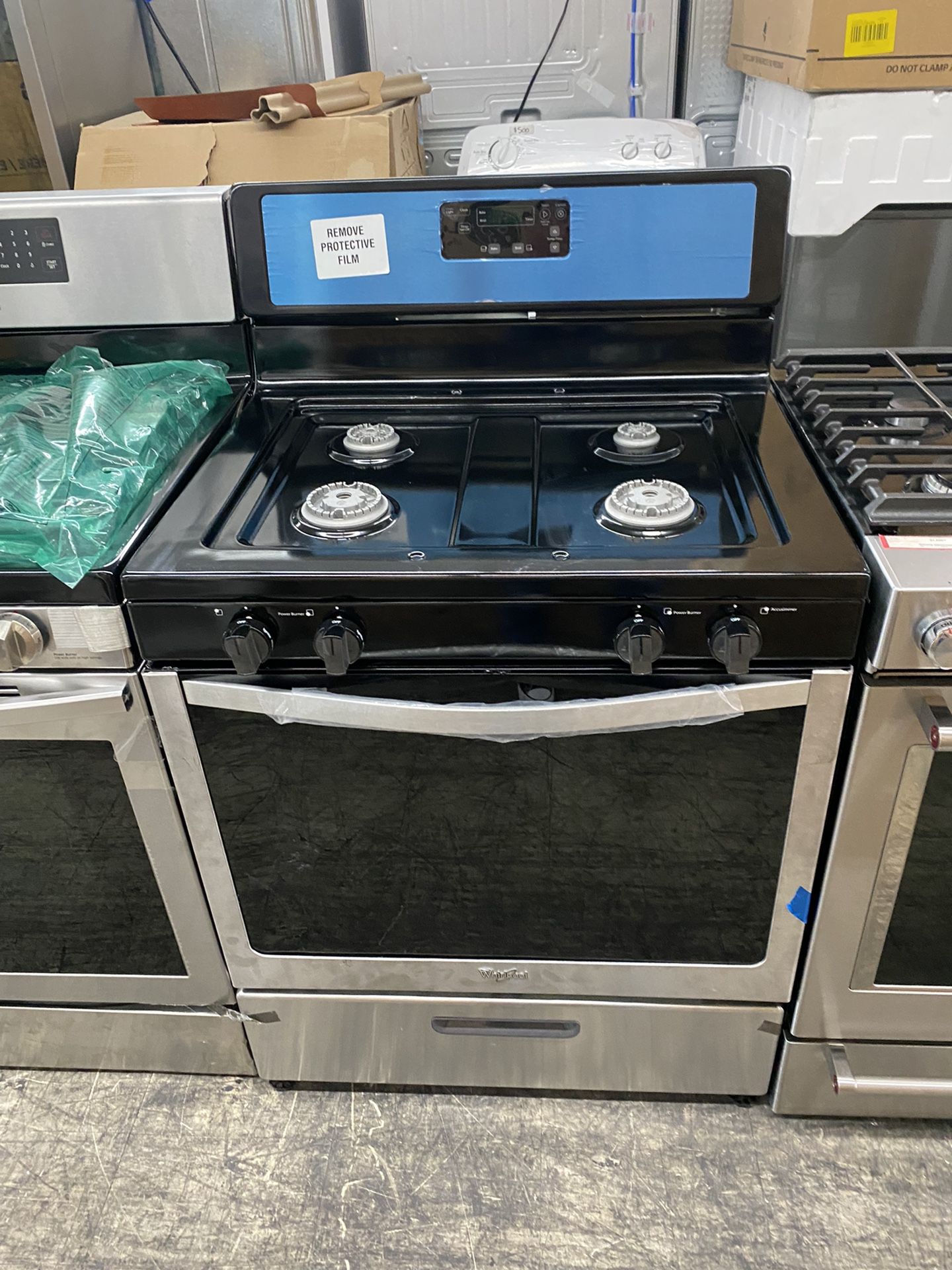 NEW OPEN BOX WHIRLPOOL GAS STOVE 30”INCH IN STAINLESS STEEL for Sale in