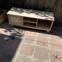 Tv Stand Table 40$ OBO