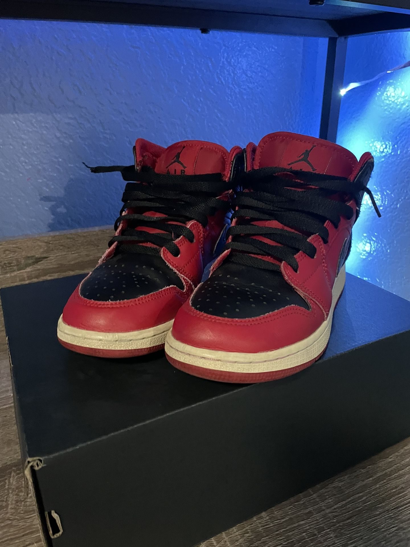 Jordan 1 Mid
