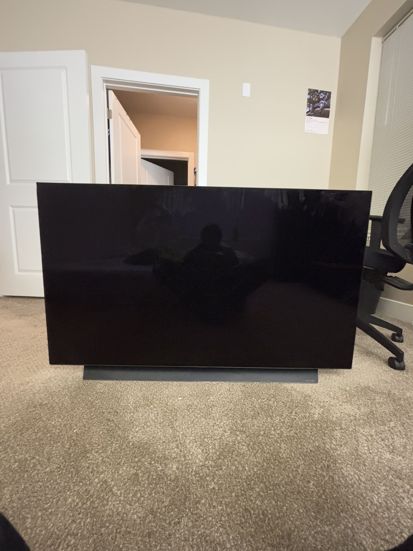 Broken LG Oled Tv 55 Inch ( FOR PARTS ONLY)