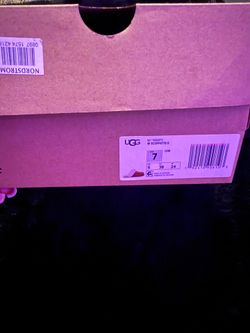 Women’s uggs slippers