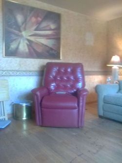Powered recliner chair