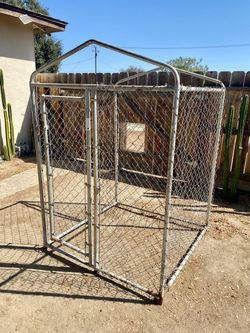 Outdoor Chain Link Dog Kennel