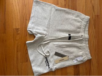 Size L Essential shorts
