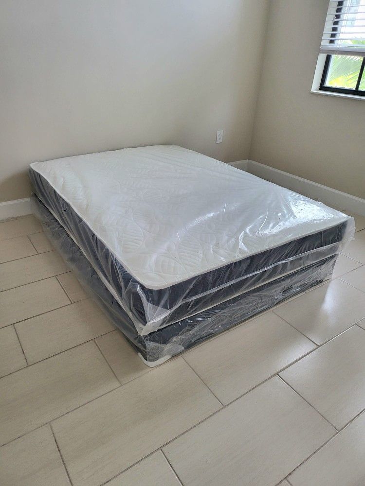 NEW QUEEN SIZE SET MATTRESS AND BOX SPRING 2PCS