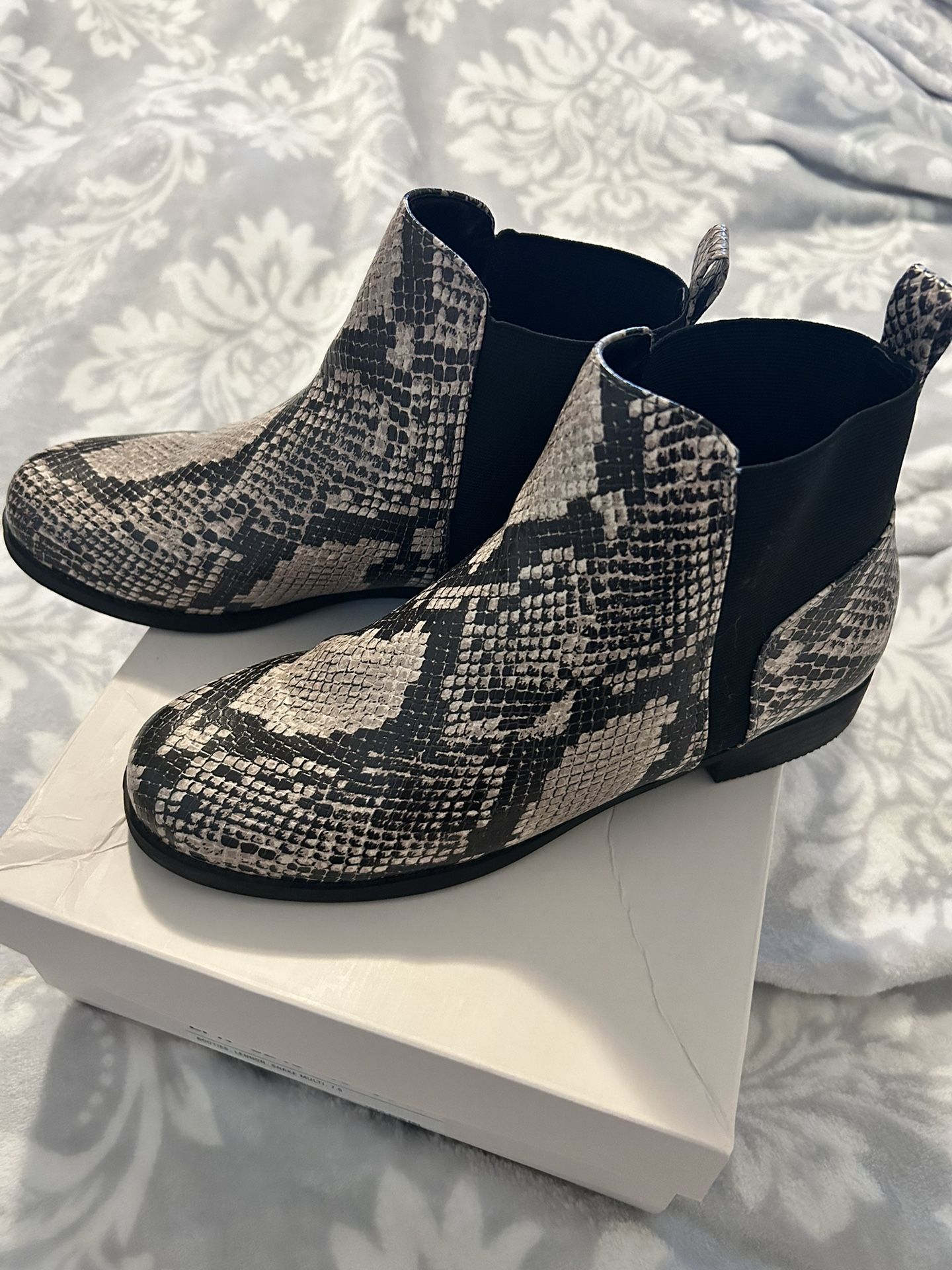 Women’s Snake Print Boots 7.5