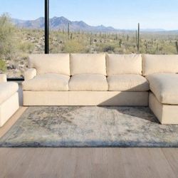 Gorgeous Cloud Sectional Couch + DELIVERY