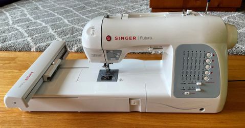 Singer Futura XL 400 Embroidery Sewing Machine