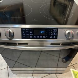 Samsung Electric Stove Range 30”