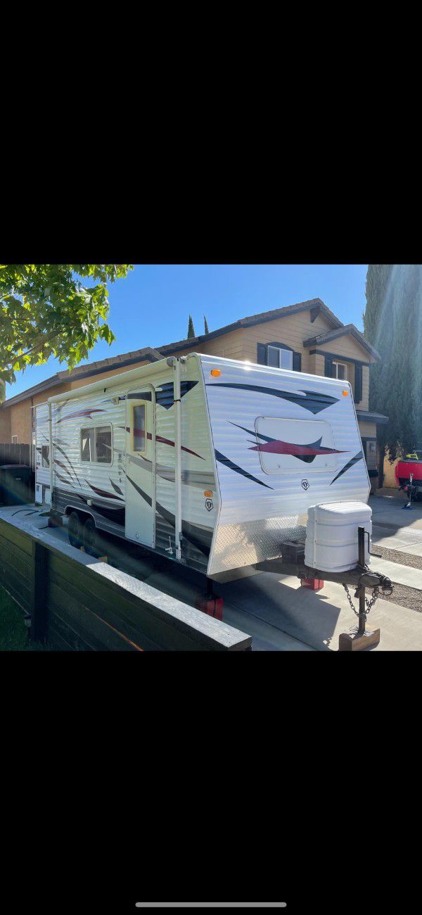 2008 Nomad 26ft Total Travel Trailer..Fully Self Contained Great Condition!