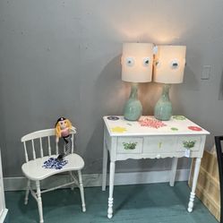 White desk with chair solid wood