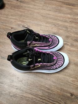 NIKE sz 11 cosmic lemon twist