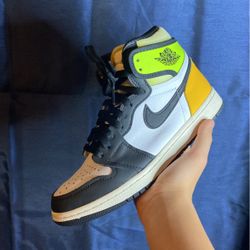 Jordan 1 Volt 