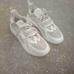 "Anta" KYRIE IRVING CHINESE BBALL SHOE