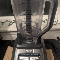 Ninja Professional 1500 Watt Blender 