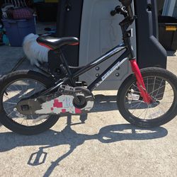 Kids bike with training wheels