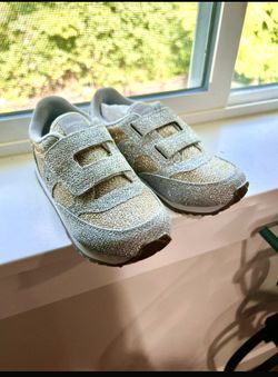Girls Saucony Jazz Sneakers Size 12M-brand New SILVER AND CHAMPAGNE GOLD