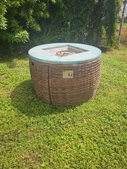 Round Wicker Outdoor Propane Fire Pit Table
