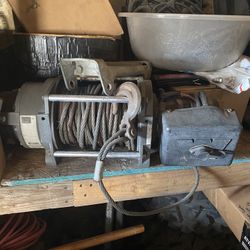 Warm  winch 1200 LB