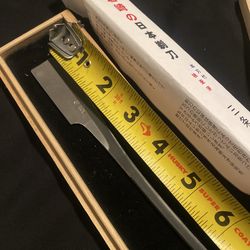 Authentic Japanese straight razor (Kamisori style) made by Iwasaki (岩崎) — one of the most respected names in traditional Japanese blade craftsmanship.