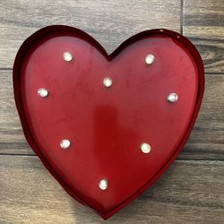 Red heartshape Metal wall decor