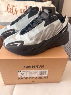 Yeezy 700 MNVN Sneakers Size 5.5