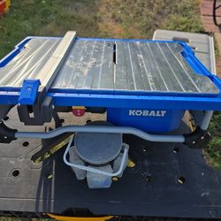 Kobalt 7-in 5-Amp Wet Tabletop Tile Saw