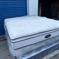 King Size Mattress And Box Spring 