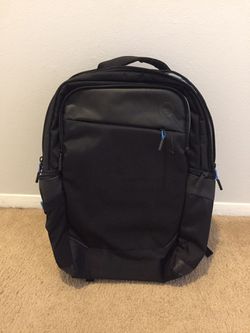 New Dell 17'' Laptop Backpack 37K1C Never Used