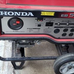 Honda EB5000X Generator - Like New!