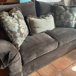 COZY BROWN 2 PIECE COUCH✨