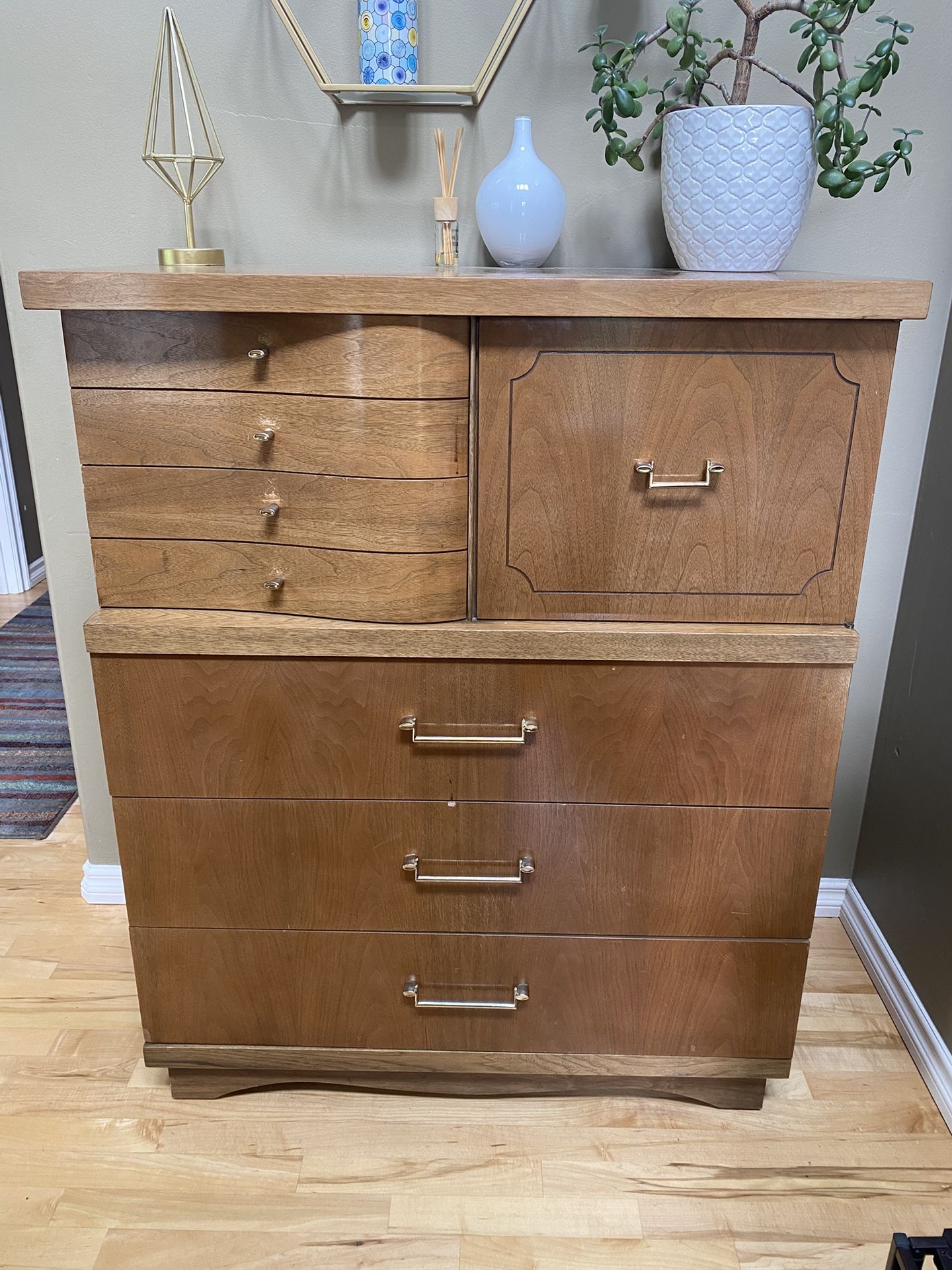 Mid Century Modern Dresser