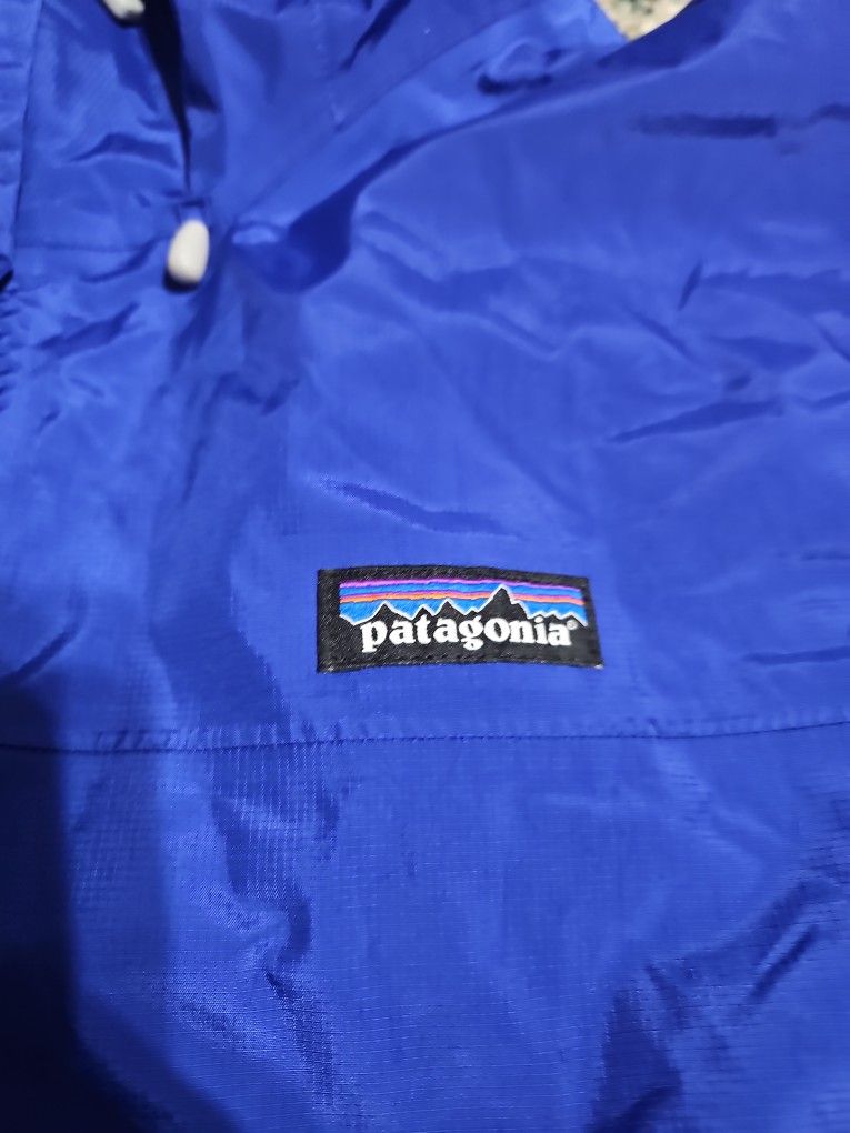 Patagonia Raincoat For Women's Size XL Authentic