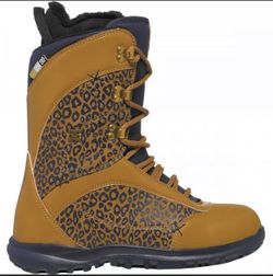 DC Women’s Karma Boot Size 9