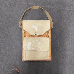 Used Wine Wicker Picnic Bag 