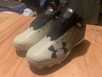 Under Armor Baseball Cleats