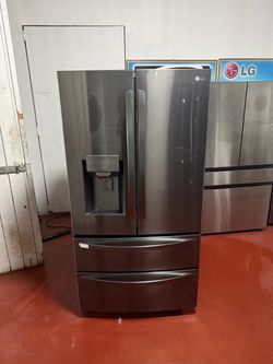 LG 4-door refrigerator with water and ice dispenser, working perfectly, in perfect condition. Dimensions: 35 3/4(W) x 36 (D) x 69 (H). Home delivery a