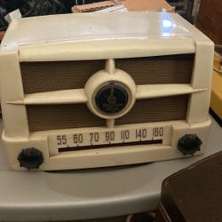 Vintage Emerson 587 Series B Am Radio Receiver 