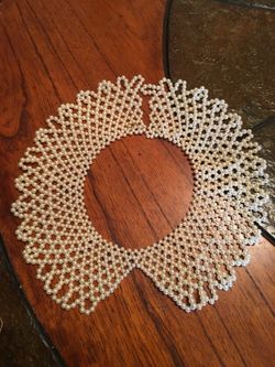 Pearl neck collar