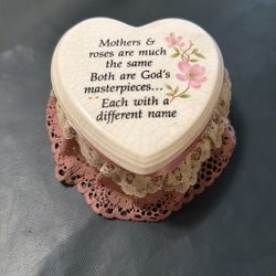 Artistic Gifts Inc Heart Trinkets Box