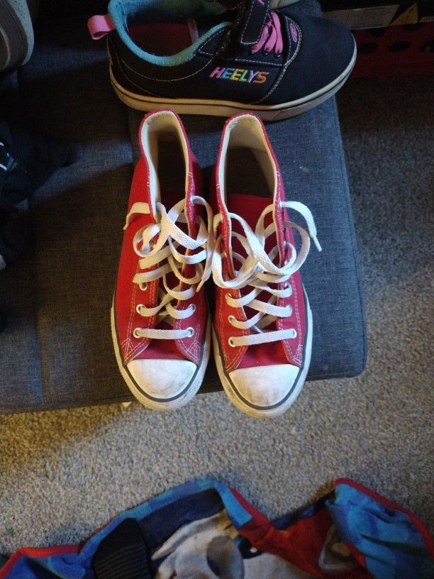 Converse Red