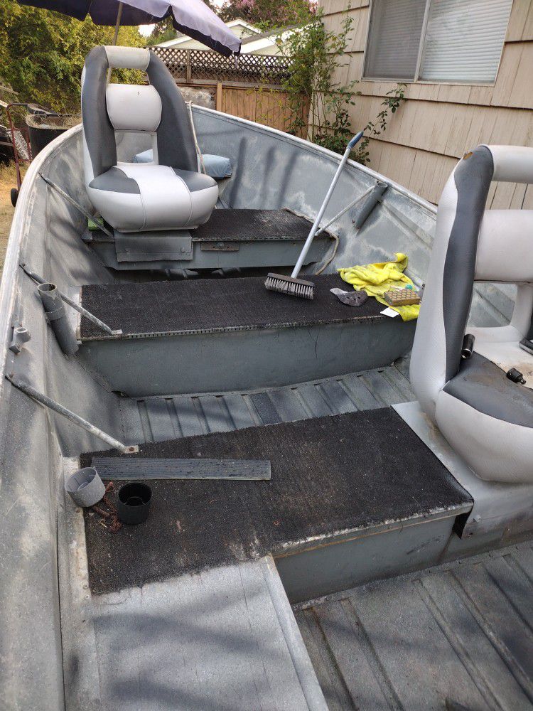 Velcro Boat 12 Ft For Sale 1500 Comes With Everything You See With Boat Motor Stand Too Or Best Offer