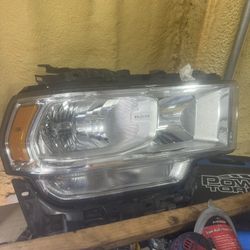 Talk 2021 Head Light Ram3500