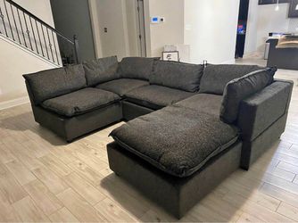 Cloud black sectional /// comfy cushion// no credit needed /// same day delivery 🚚