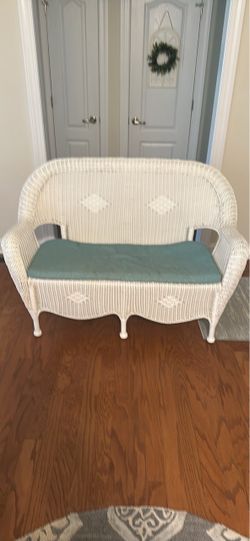 VINTAGE WHITE PVC WICKER BENCH