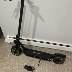 Isinwheel S9 Max Electric Scooter. Goes 21 MPH. Very Reliable And Great To Ride