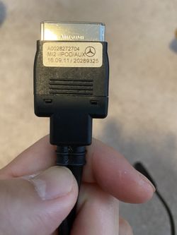 Mercedez Benz M12 iPod/AUX cable